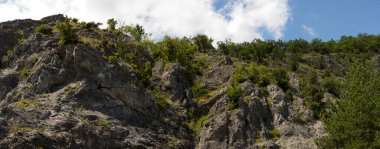 Balkan sıradağları, yerel olarak Stara Planina olarak da bilinir. Katlanmış dağların dağ zinciri.