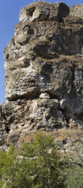 Toltry, Tovtry - Kuzey Moldova 'da Prut üzerinde uzanan dağlık kireçtaşı sırtı.