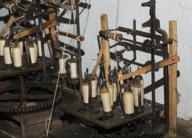 Tryavna, Gabrovo Eyaleti, Bulgaristan. Antik otantik bir manufactory. İplik üretim teknolojisi.