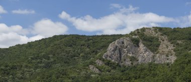 Balkan sıradağları, yerel olarak Stara Planina olarak da bilinir. Katlanmış dağların dağ zinciri.