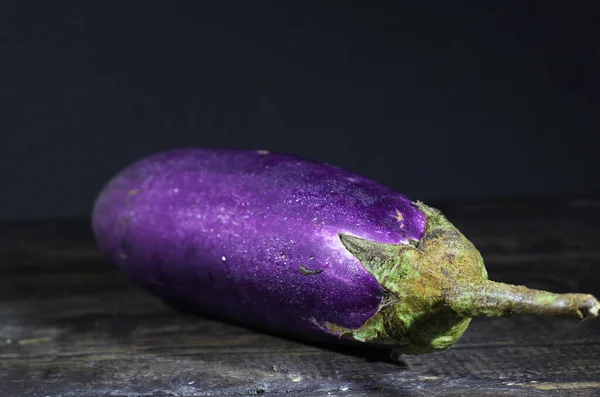Bright Purple Fresh Healthy Eggplants Dark Wooden Background — Stock Photo, Image