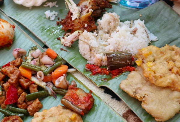 印度尼西亚传统烹饪食品 猫饭或Nasi Kucing印度尼西亚食品 简单而美味 印度尼西亚街头食品 — 图库照片