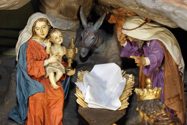 Рождественская Кроватка Фигурки Рождества Мария Иосиф Младенцем Христом — стоковое фото