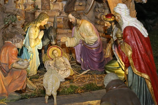 stock image Christmas cot with figures, closeup