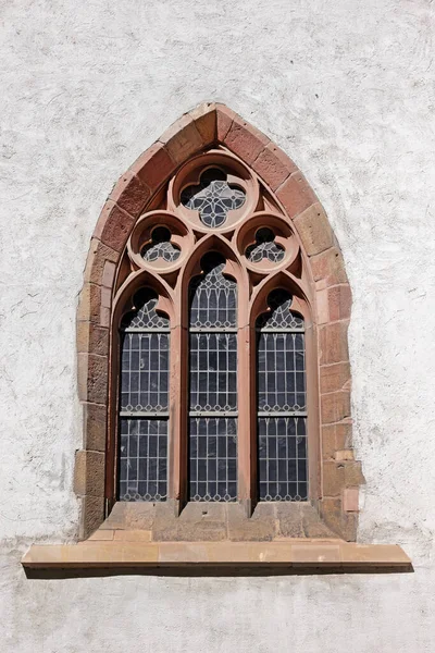 Церковь Переулке Мансарде Окно — стоковое фото