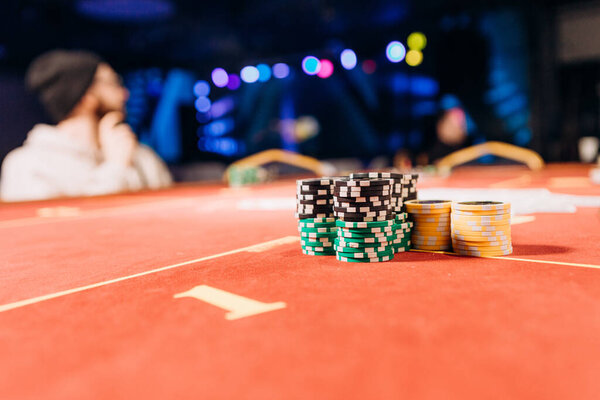 фишки казино на покерный стол азартные игры большой wi