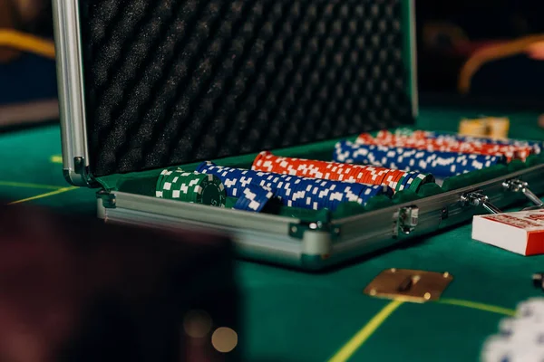 Żetony Kasyno Zakłady Stół Pokerowy Hazard Duże — Zdjęcie stockowe