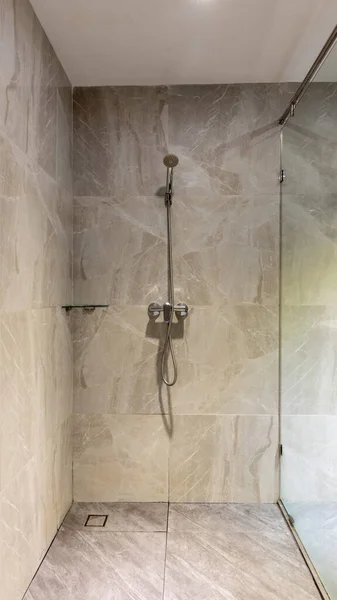 Shower Bathroom Bathroom Interior Luxury Fully Tiled Shower Rain Head — Foto de Stock