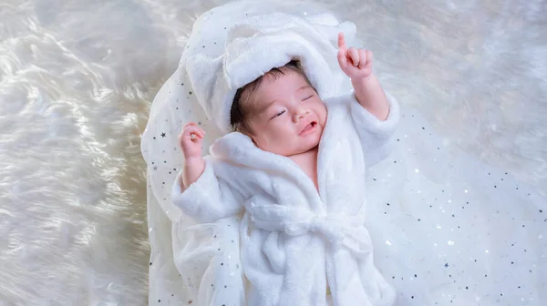 Recién Nacido Durmiendo Los Bebés Recién Nacidos Duermen Cama Sueño —  Fotos de Stock
