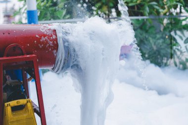 Sade sudan köpük yapma makinesi. Çocuk köpük partisi organizasyonu.