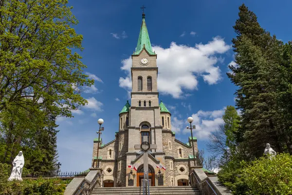 Kutsal Aile Kilisesi - Roma Katolik Kilisesi, Zakopane 'deki en eski tuğla tapınak.