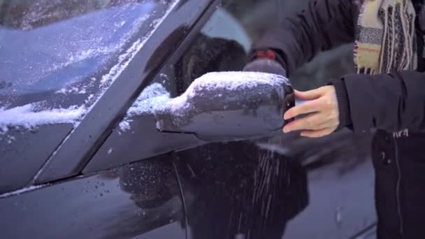 Зимний Сезон Центральной Восточной Европе Холодный Часто Приходится Чистить Машины — стоковое видео