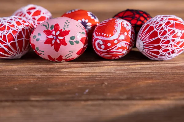 Kırmızı Tonlarda Paskalya Yumurtalarının Yakın Plan Görüntüsü Kendi Sanat Eserleriniz — Stok fotoğraf
