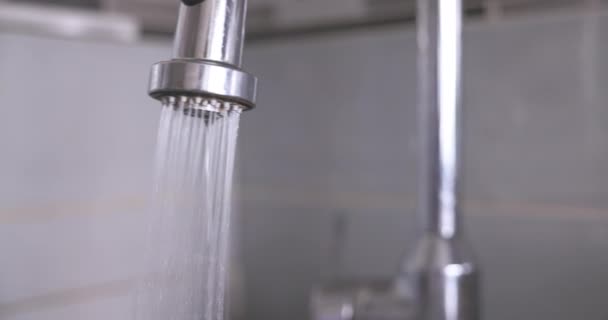 Desperdiciar Agua Grifo Con Fugas — Vídeos de Stock
