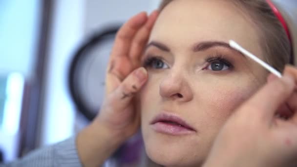 Gros Plan Visage Femme Fond Flou Dans Les Couleurs Blanc — Video