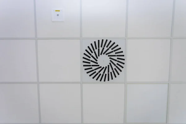 Vue Dessous Plafond Suspendu Système Constitué Panneaux Carrés Ventilation Qui — Photo