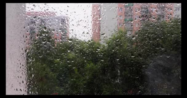 Σταγόνες Βροχής Παγιδευμένες Στο Παρμπρίζ Βροχερή Αύρα Φέρνει Νερό Και — Αρχείο Βίντεο