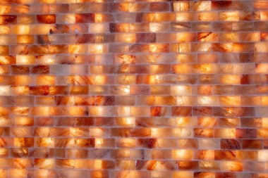 Bu güzel tuz duvar paneli herhangi bir yerde sıcak ve davetkar iç mekanlar yaratmak için mükemmel.