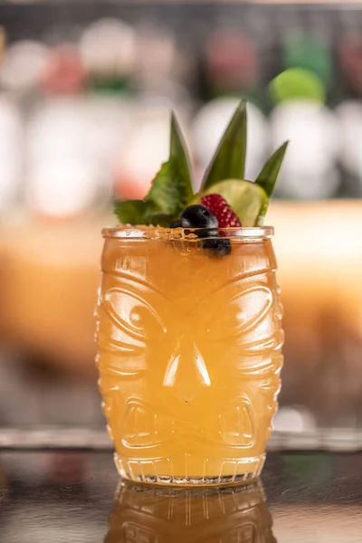 Mai Tai Cocktail Bar Night Club Tiki Rum Drink Garnished — стоковое фото