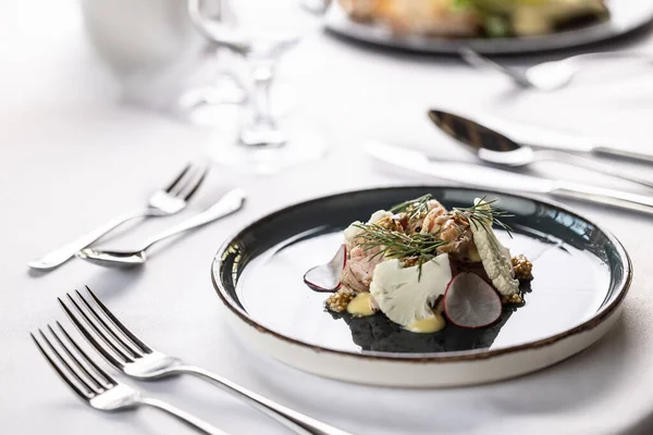 Luxurious Appetizer Restaurant Pork Cauliflower Vegetables Dressing — Stock Photo, Image