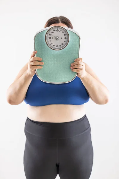 Very Overweight Woman Holds Scale Showing Her Weight Front Her — Stock Photo, Image