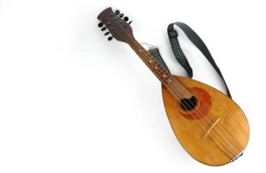 Beyaz bir arka plan üzerinde izole mandolin. Barok dize müzik aleti.