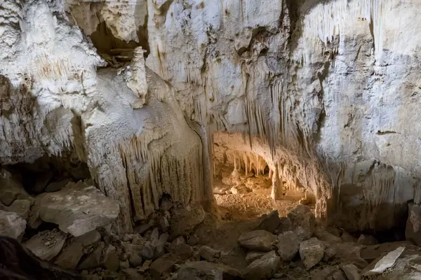 Estalactites Estalagmites Dentro Das Cavernas Subterrâneas Frasassi Província Ancona Itália — Fotografia de Stock