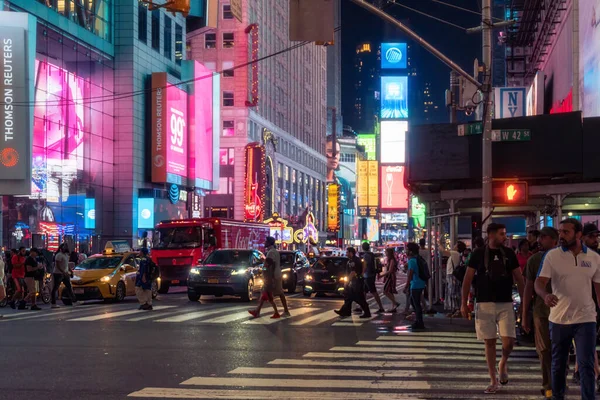 New York City Usa August 2019 People Tourists Stroll Lights — Stock Photo, Image