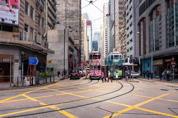 Гонконг Марта 2019 Года Динь Динь Среди Небоскребов Улицам Гонконга — стоковое фото