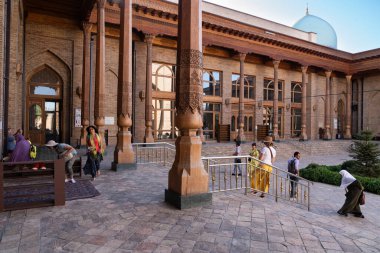 Taşkent, Özbekistan-Ağustos 11, 2023: Hazrati İmam Camii güneşli bir günde. Komplekste Taşkent 'teki bir dizi dini bina yer alıyor.