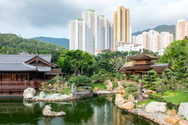Hong Kong, 27 Mart 2019: Bulutlu bir günde Nan Lian Garden manzarası