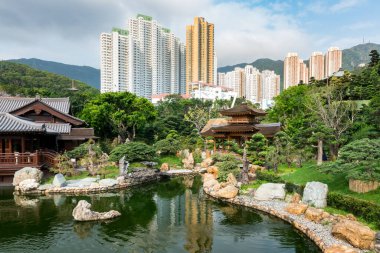 Hong Kong, 27 Mart 2019: Bulutlu bir günde Nan Lian Garden manzarası