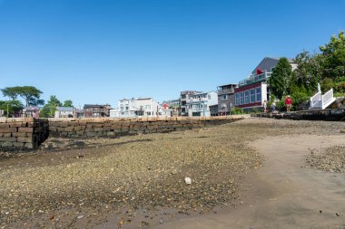 Rockport, ABD - 11 Ağustos 2019: Güneşli bir günde Rockport, Massachusetts 'te yürümek