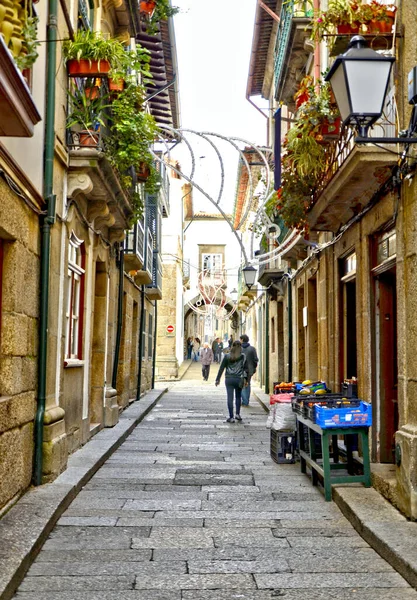 葡萄牙吉马拉伊斯的Santa Maria中世纪街道 — 图库照片