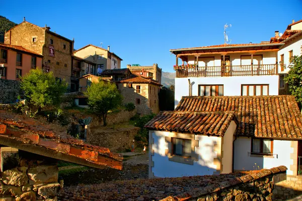 Traditionelle Häuser Potes Kantabrien Spanien lizenzfreie Stockfotos