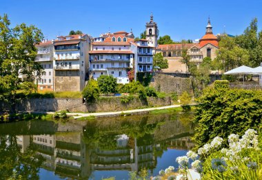 Amarante 'yi keşfedin: River Tamega' nın Eşsiz Asılma Evleri Fotoğrafçılığı