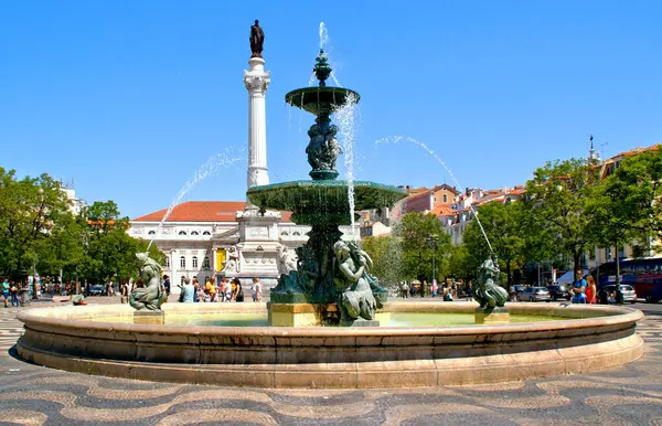 D. Pedro Meydanı 'ndaki Çeşme, Lizbon' daki Rossio Icon, Portekiz