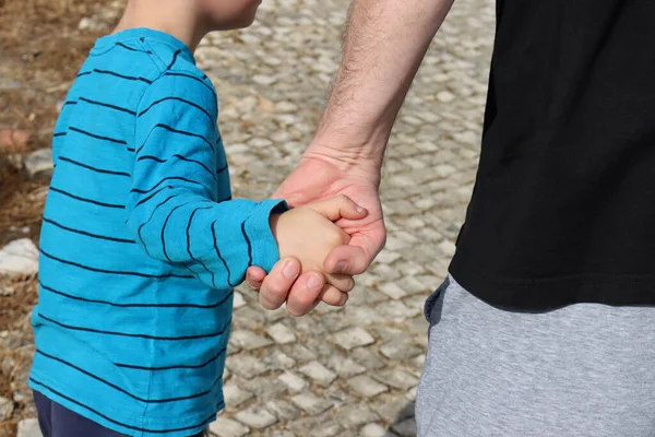 Father Son Holding Hands Close — Stock Photo, Image