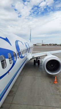 Kazakistan (Kazakistan), Atyrau 05.09.2023 - Skat Airlines 'ın Boeing uçağı. Boeing uçağıyla..