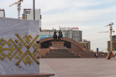 Atyrau, Kazakistan (Kazakistan), 04.09.2023 - Isatay Taimanuly ve Makhambet Otemisuly Anıtı, Atyrau ve Makhambet Meydanı