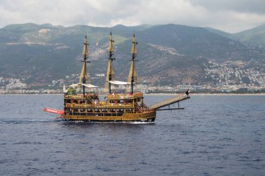 Türkiye (Türkiye), Alanya, 09.09.2023: Direkli Keşif gemisi 