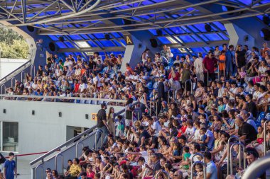 Gürcistan, Batumi, 31.08.2024: Batum Yunusu 'nda seyircili bir tribün. Georgia 'ya git..