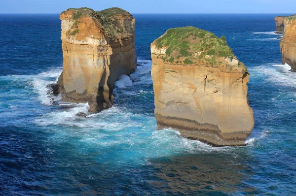 リムストーンの柱 古代の島アーチウェイ岩のアーチの現在の残骸は 2009年に崩壊しました スタックの名前は現在トムとエヴァ ロックアルドの難破船の唯一の生存者 Vic オーストラリア — ストック写真