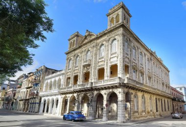 Havana, Küba-26 Ekim 2019: Görkemli Palacio Matrimonios-Düğün Sarayı, 1914 Paseo del Prado Promenade, batı tarafı, Calle Animas Caddesi, Habana Centro.