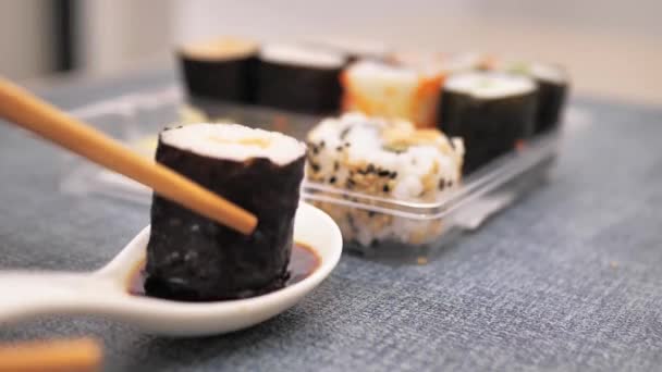 Take Roll Chopsticks Dip Soy Sauce — Stock Video