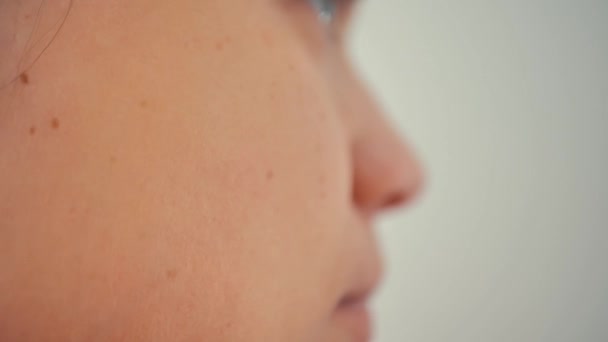 Beauty Shot Mature Woman Applying Foundation Cream Concept Skin Care — Stockvideo