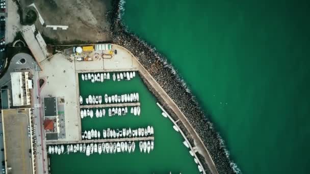 Aerial Top View Lot White Boats Yachts Moored Marina — 비디오