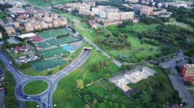 Roma, İtalya 'nın Prenestina bölgesinde. Modern yol sistemine kuşbakışı bir bakış..