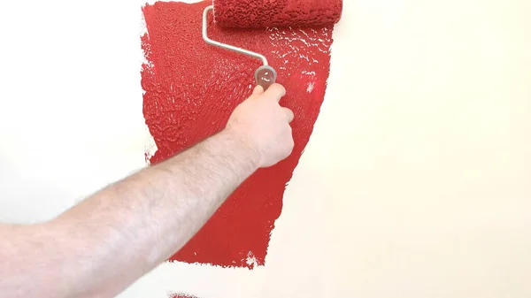 Pintando Una Pared Pintar Pared Rojo Con Rodillo — Foto de Stock
