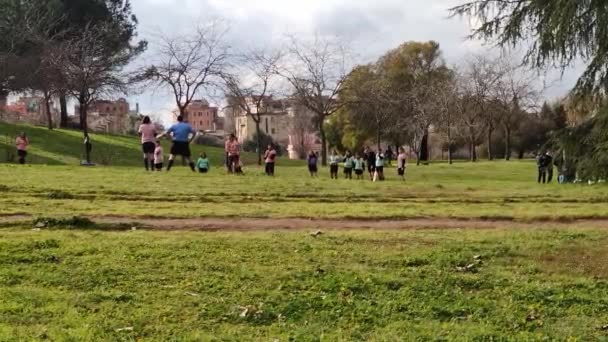 Roma Italia Aprile 2023 Bambini Felici Campo Scout Del Parco — Video Stock